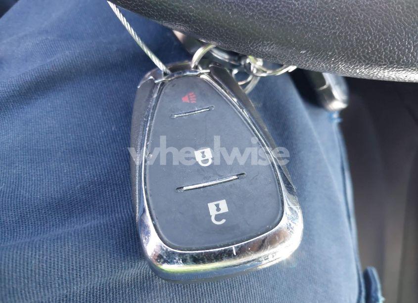 Photo 11 of 2018 Chevrolet Equinox LT (VIN 2GNAXJEV4J6157251)