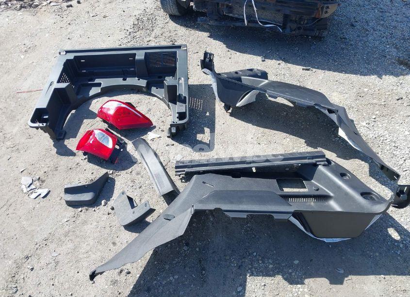 Photo 12 of 2018 Chevrolet Equinox LT (VIN 2GNAXJEV4J6157251)