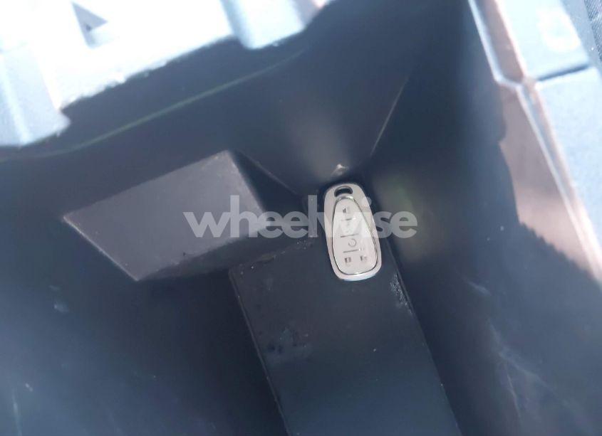 Photo 11 of 2018 Chevrolet Equinox LT (VIN 2GNAXJEV4J6193246)