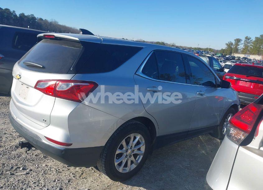 Photo 13 of 2018 Chevrolet Equinox LT (VIN 2GNAXJEV4J6193246)