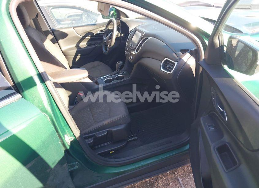 Photo 5 of 2018 Chevrolet Equinox LT (VIN 2GNAXJEV4J6230649)