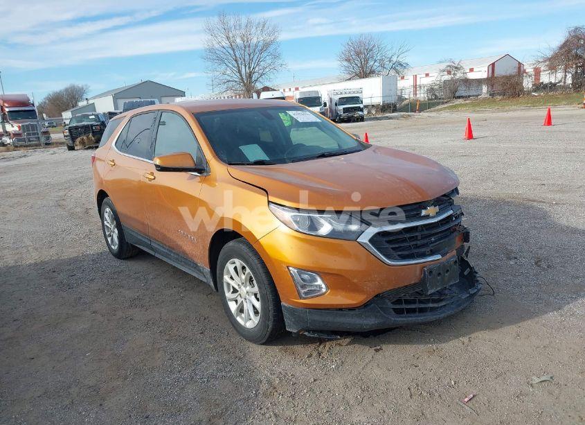 2018 Chevrolet Equinox LT (VIN 2GNAXJEV4J6245846) main photo
