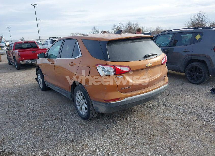 Photo 3 of 2018 Chevrolet Equinox LT (VIN 2GNAXJEV4J6245846)