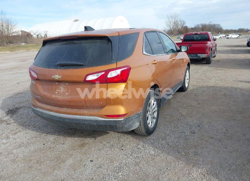 Photo 4 of 2018 Chevrolet Equinox LT (VIN 2GNAXJEV4J6245846)