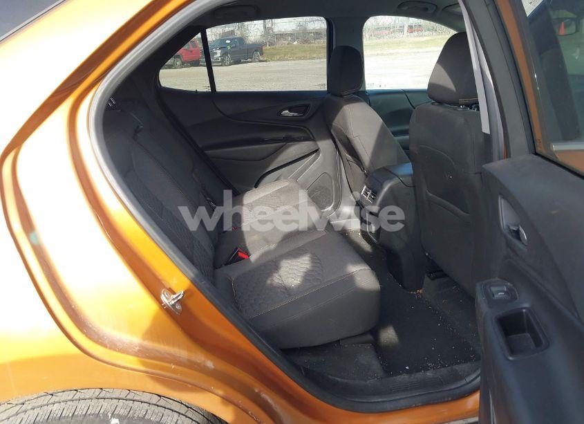 Photo 8 of 2018 Chevrolet Equinox LT (VIN 2GNAXJEV4J6245846)