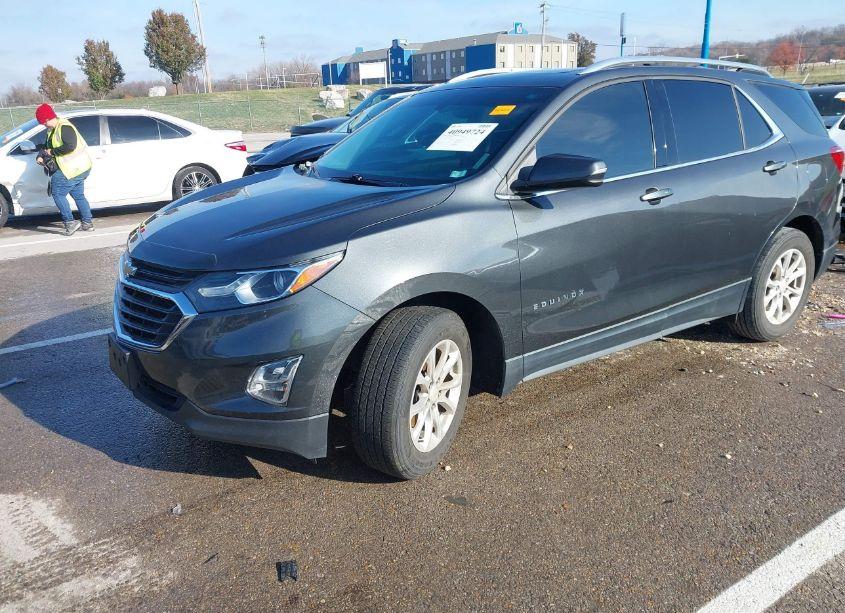 Photo 2 of 2018 Chevrolet Equinox LT (VIN 2GNAXJEV4J6247838)