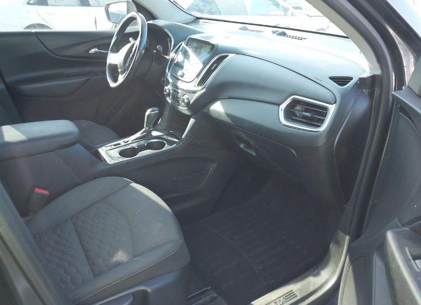 Photo 5 of 2018 Chevrolet Equinox LT (VIN 2GNAXJEV4J6247838)