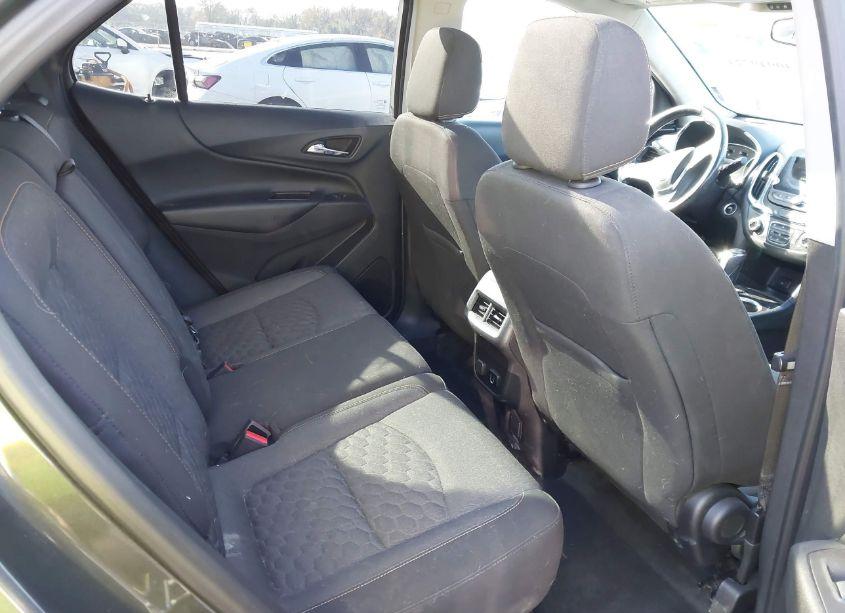 Photo 8 of 2018 Chevrolet Equinox LT (VIN 2GNAXJEV4J6247838)