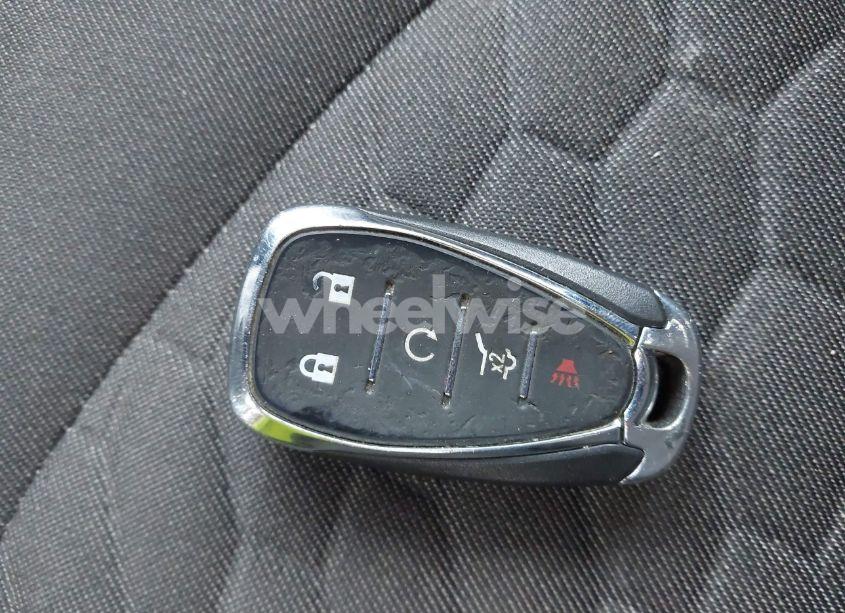 Photo 11 of 2018 Chevrolet Equinox LT (VIN 2GNAXJEV4J6253509)