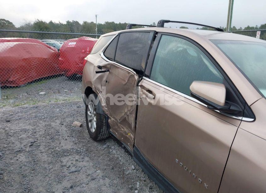 Photo 18 of 2018 Chevrolet Equinox LT (VIN 2GNAXJEV4J6253509)