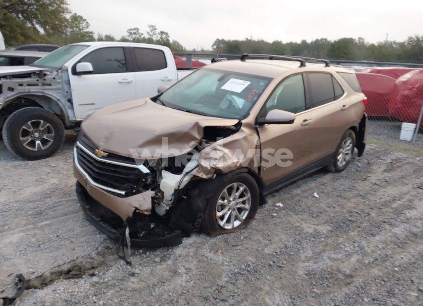 Photo 2 of 2018 Chevrolet Equinox LT (VIN 2GNAXJEV4J6253509)