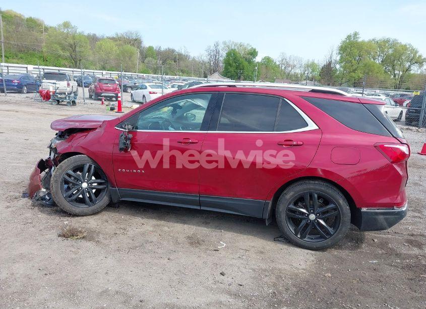 Photo 14 of 2018 Chevrolet Equinox LT (VIN 2GNAXJEV4J6262131)