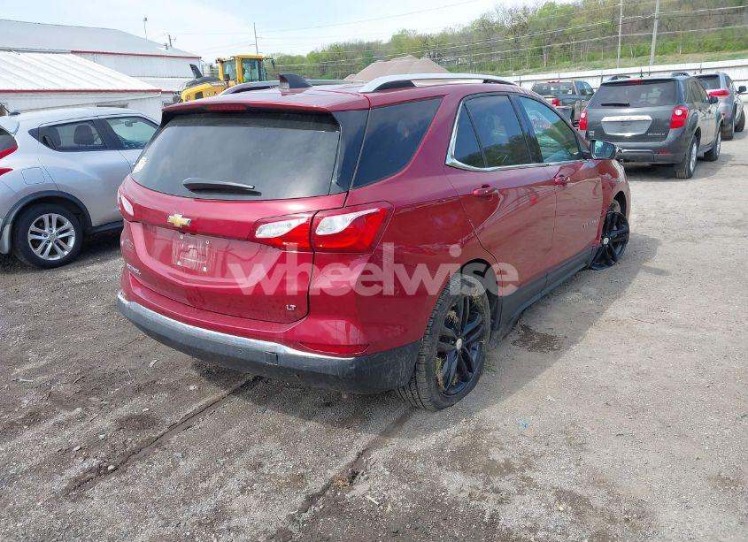 Photo 4 of 2018 Chevrolet Equinox LT (VIN 2GNAXJEV4J6262131)