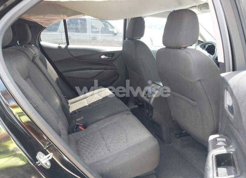 Photo 8 of 2018 Chevrolet Equinox LT (VIN 2GNAXJEV4J6276269)