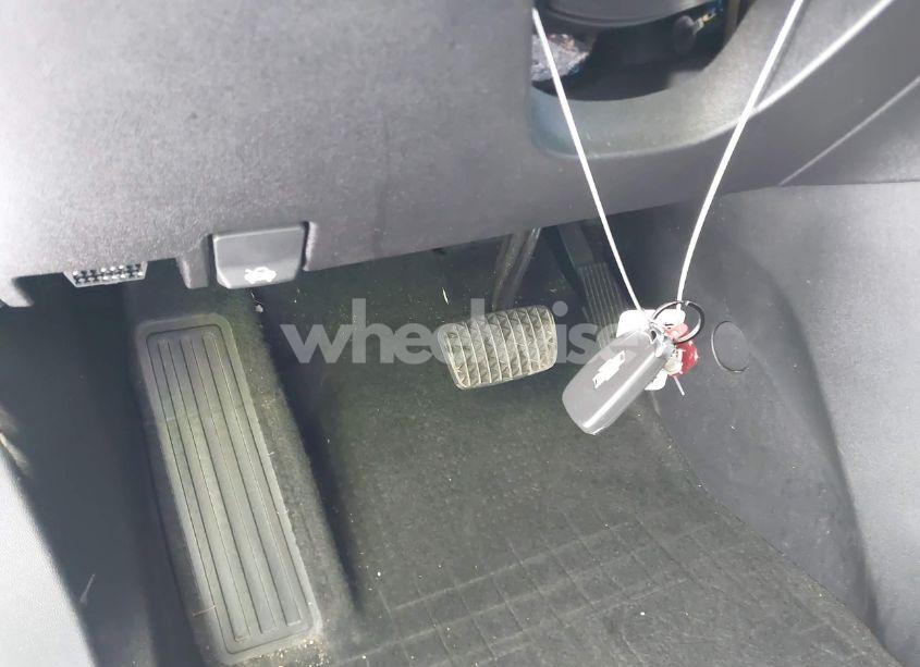 Photo 11 of 2018 Chevrolet Equinox LT (VIN 2GNAXJEV4J6279107)