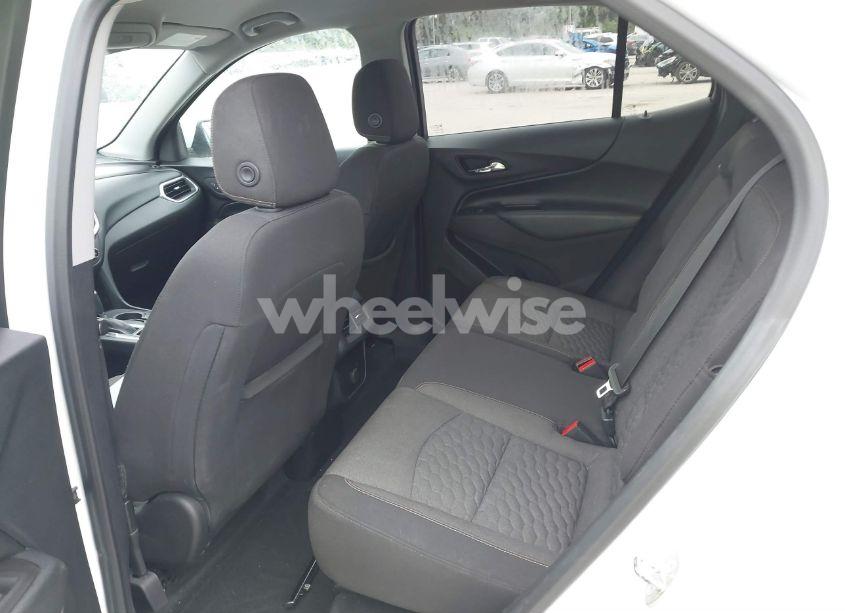 Photo 8 of 2018 Chevrolet Equinox LT (VIN 2GNAXJEV4J6279107)