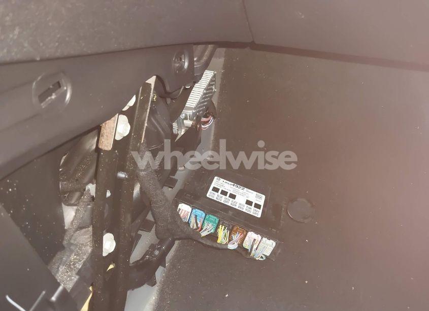 Photo 6 of 2018 Chevrolet Equinox LT (VIN 2GNAXJEV4J6288325)