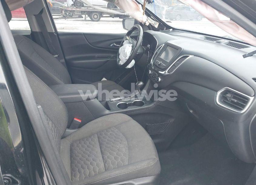 Photo 5 of 2018 Chevrolet Equinox LT (VIN 2GNAXJEV4J6318732)