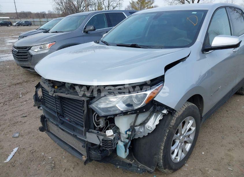 Photo 12 of 2018 Chevrolet Equinox LT (VIN 2GNAXJEV4J6331609)