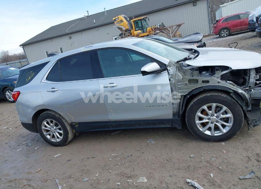 Photo 14 of 2018 Chevrolet Equinox LT (VIN 2GNAXJEV4J6331609)