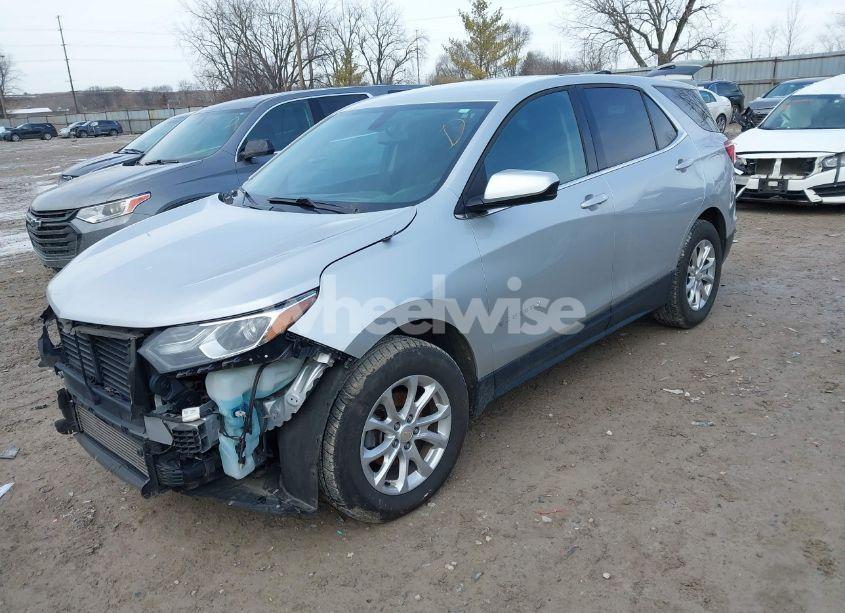Photo 2 of 2018 Chevrolet Equinox LT (VIN 2GNAXJEV4J6331609)