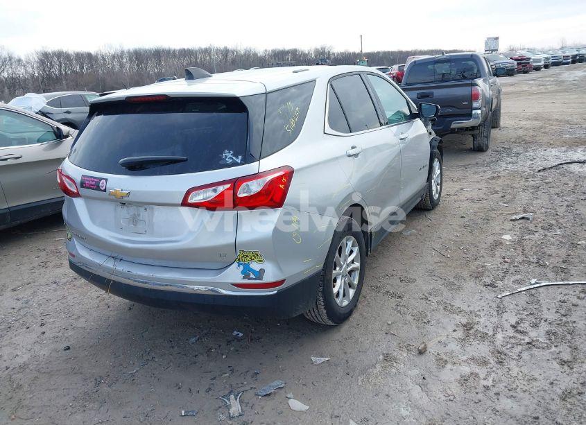 Photo 4 of 2018 Chevrolet Equinox LT (VIN 2GNAXJEV4J6331609)
