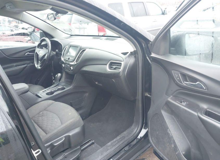 Photo 5 of 2018 Chevrolet Equinox LT (VIN 2GNAXJEV4J6342965)