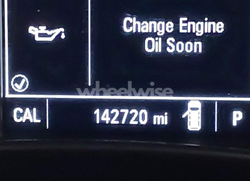 Photo 15 of 2018 Chevrolet Equinox LT (VIN 2GNAXJEV4J6345770)