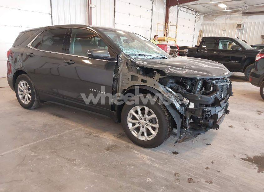 2019 Chevrolet Equinox LT (VIN 2GNAXJEV4K6266150) main photo