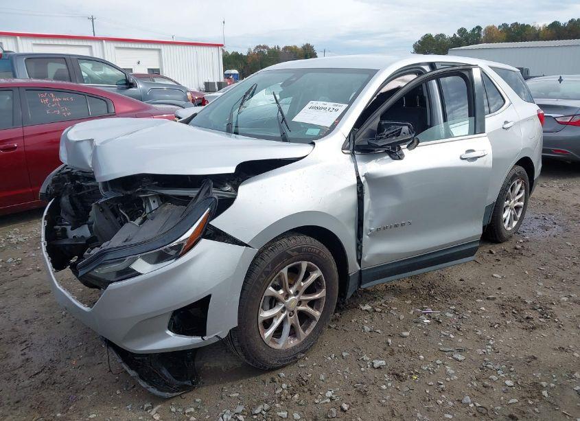 Photo 2 of 2019 Chevrolet Equinox LT (VIN 2GNAXJEV4K6278797)