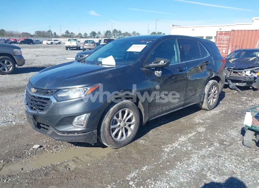 Photo 2 of 2020 Chevrolet Equinox FWD 2FL (VIN 2GNAXJEV4L6132613)