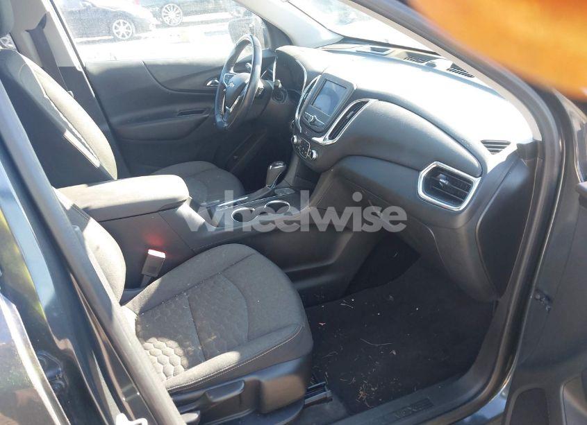Photo 5 of 2020 Chevrolet Equinox FWD 2FL (VIN 2GNAXJEV4L6132613)