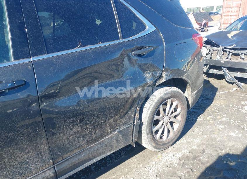 Photo 6 of 2020 Chevrolet Equinox FWD 2FL (VIN 2GNAXJEV4L6132613)
