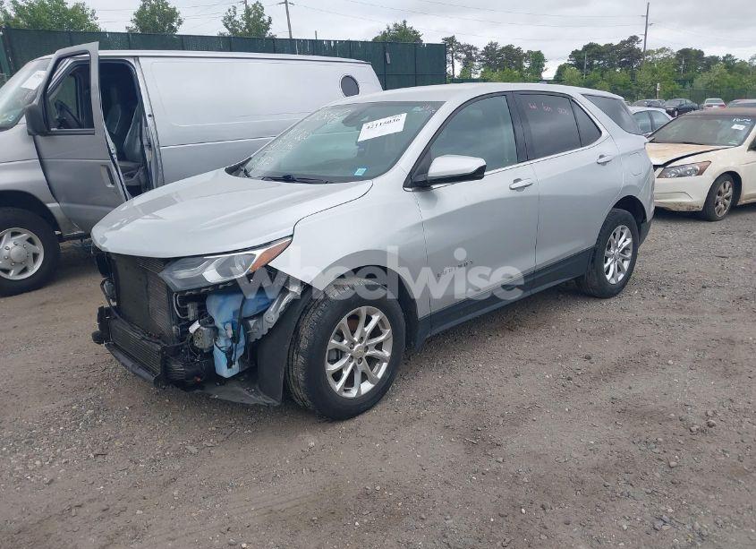Photo 2 of 2020 Chevrolet Equinox FWD 2FL (VIN 2GNAXJEV4L6191855)
