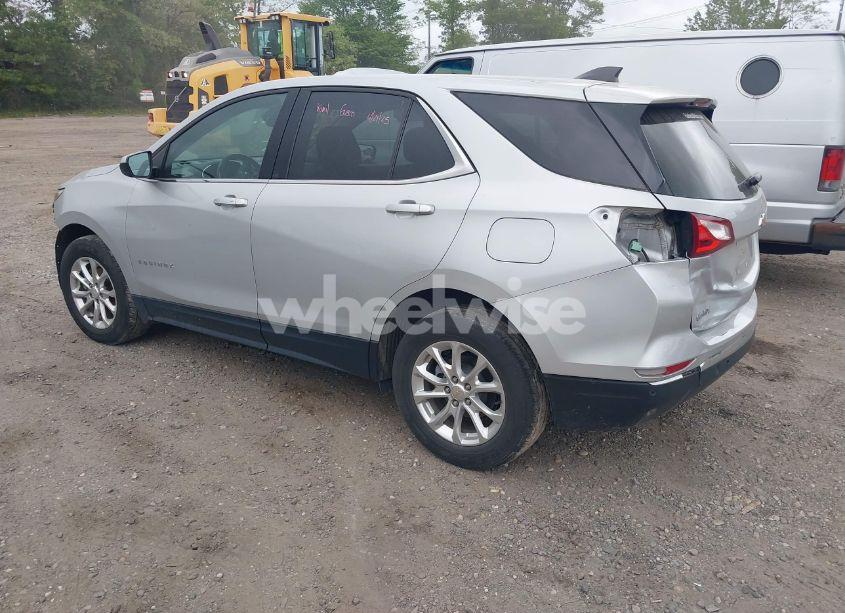 Photo 3 of 2020 Chevrolet Equinox FWD 2FL (VIN 2GNAXJEV4L6191855)