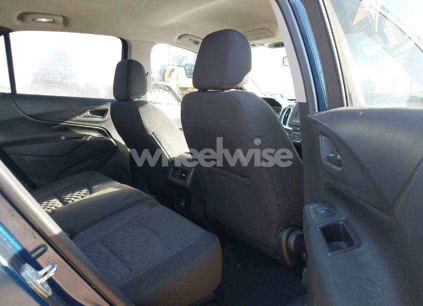 Photo 8 of 2021 Chevrolet Equinox FWD 2FL (VIN 2GNAXJEV4M6151177)