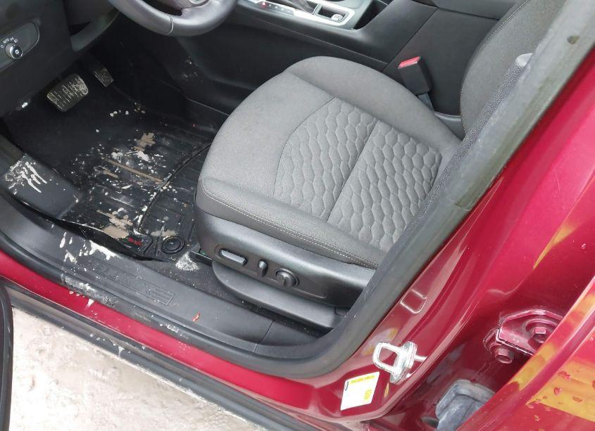 Photo 12 of 2018 Chevrolet Equinox LT (VIN 2GNAXJEV5J6101187)