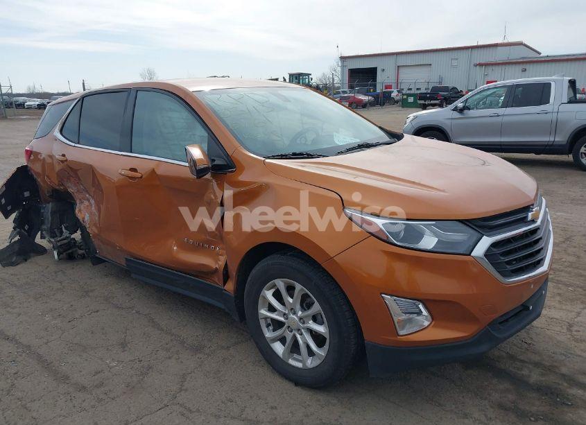 2018 Chevrolet Equinox LT (VIN 2GNAXJEV5J6106261) main photo