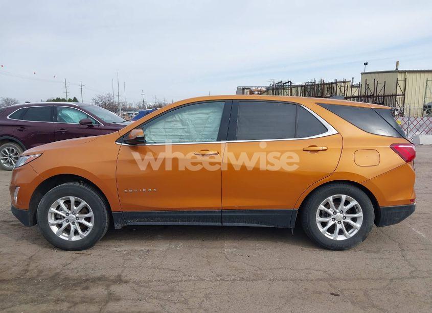 Photo 14 of 2018 Chevrolet Equinox LT (VIN 2GNAXJEV5J6106261)