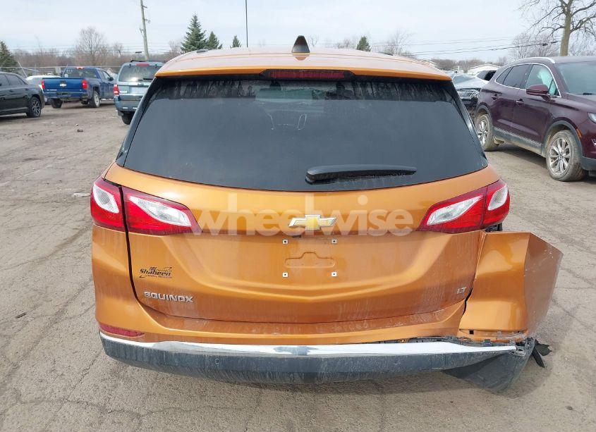 Photo 16 of 2018 Chevrolet Equinox LT (VIN 2GNAXJEV5J6106261)
