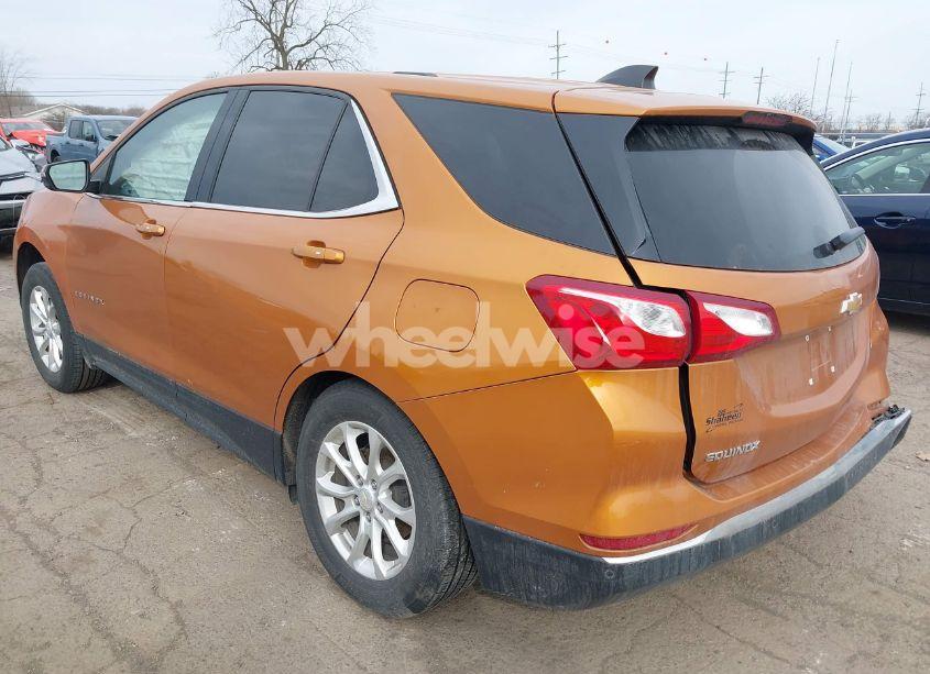 Photo 3 of 2018 Chevrolet Equinox LT (VIN 2GNAXJEV5J6106261)