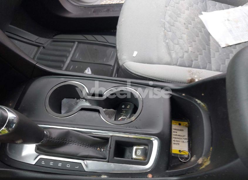 Photo 11 of 2018 Chevrolet Equinox LT (VIN 2GNAXJEV5J6118538)