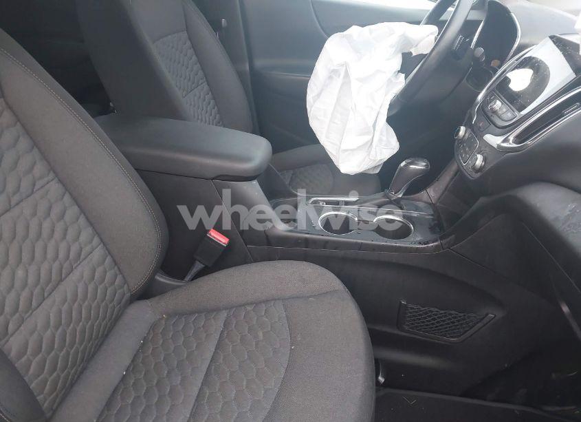 Photo 5 of 2018 Chevrolet Equinox LT (VIN 2GNAXJEV5J6138854)