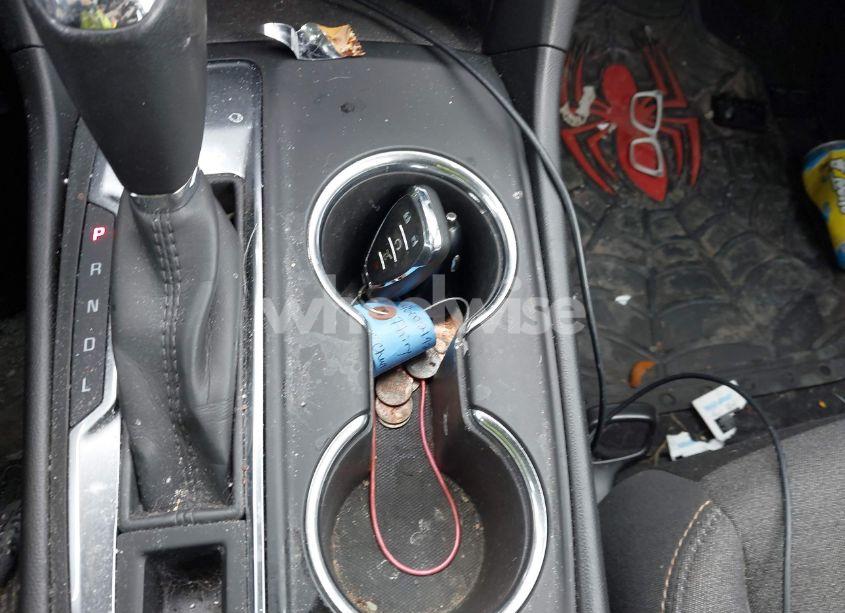 Photo 11 of 2018 Chevrolet Equinox LT (VIN 2GNAXJEV5J6146064)