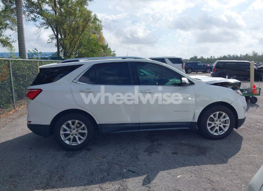 Photo 13 of 2018 Chevrolet Equinox LT (VIN 2GNAXJEV5J6154391)