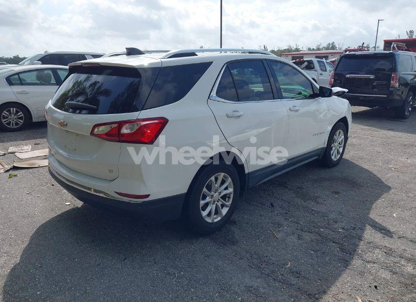 Photo 4 of 2018 Chevrolet Equinox LT (VIN 2GNAXJEV5J6154391)