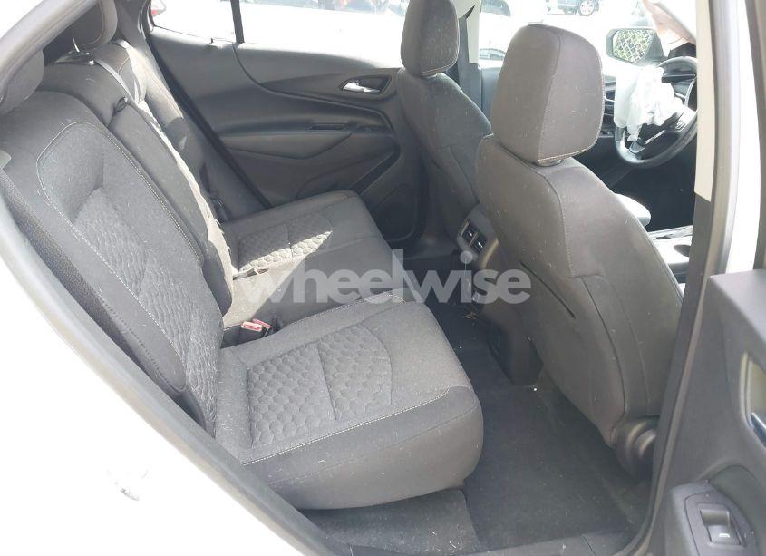 Photo 8 of 2018 Chevrolet Equinox LT (VIN 2GNAXJEV5J6154391)