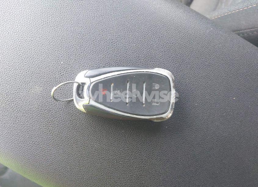 Photo 11 of 2018 Chevrolet Equinox LT (VIN 2GNAXJEV5J6175676)