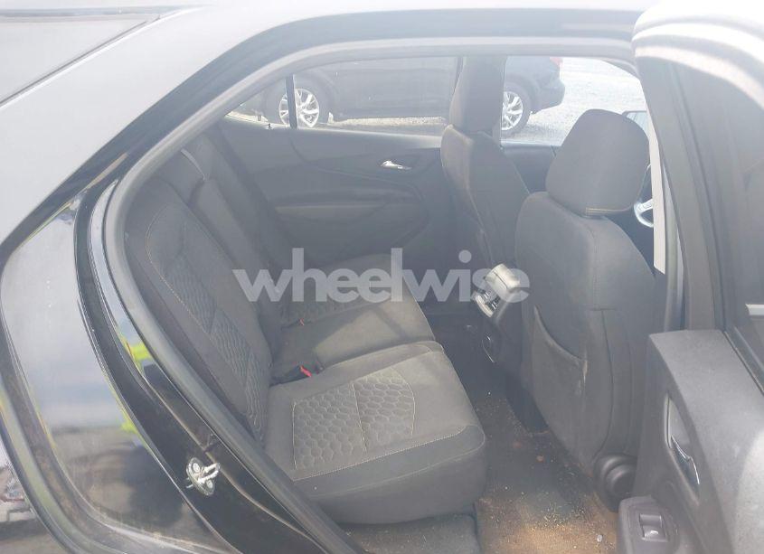 Photo 8 of 2018 Chevrolet Equinox LT (VIN 2GNAXJEV5J6175676)