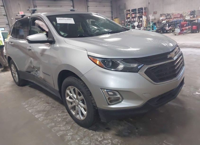 2018 Chevrolet Equinox LT (VIN 2GNAXJEV5J6205677) main photo